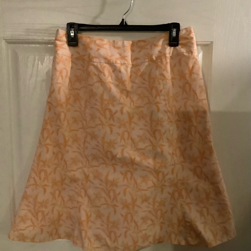Gap brand coral/orange, with floral print, A line style mid skirt, size 6 - Picture 4 of 7